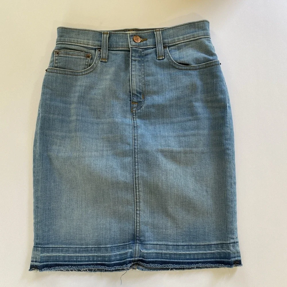 J. Crew Women's Denim Pencil Skirt  Raw Hem  Size 24P Knee Length Stretch Pocket